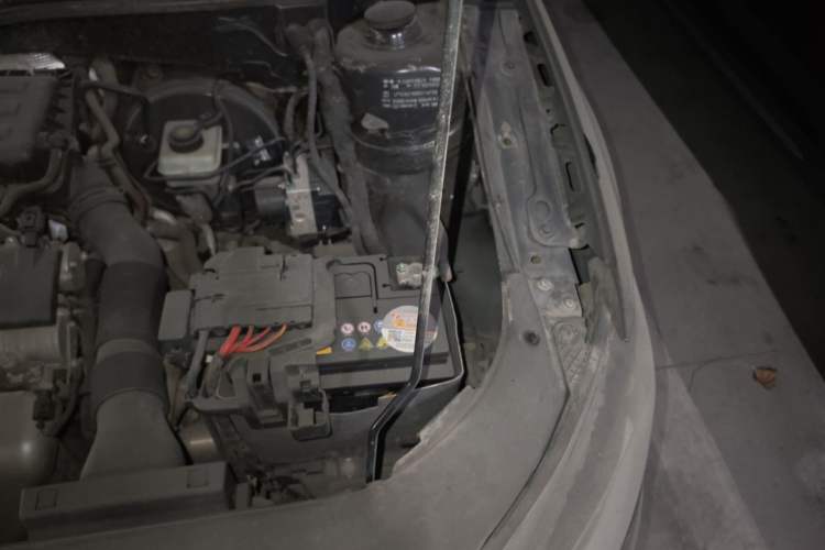 Used Volkswagen Bora 2013 1.6L Automatic Comfort Model Engine Bay Left