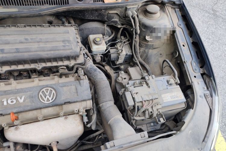 Used Volkswagen Bora 2013 1.6L Manual Comfort Model Engine Bay Left