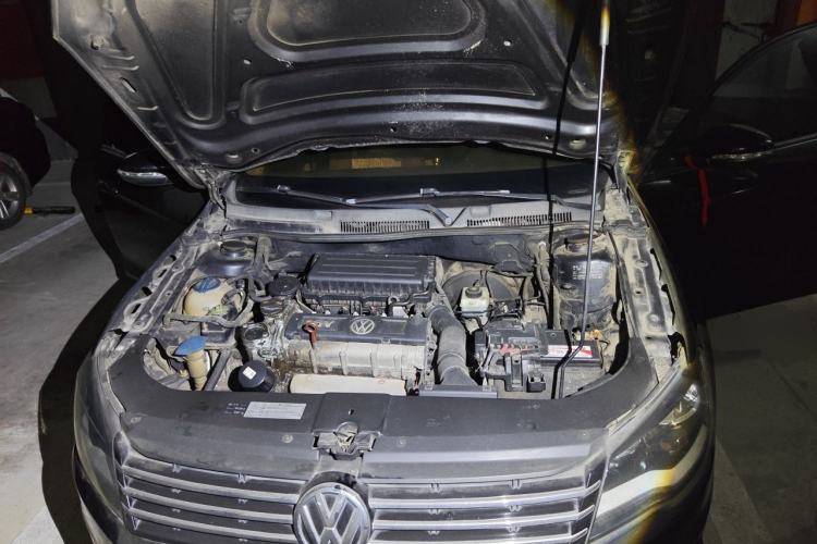 Used Volkswagen Bora 2013 1.6L Manual Fashion Edition Engine Bay