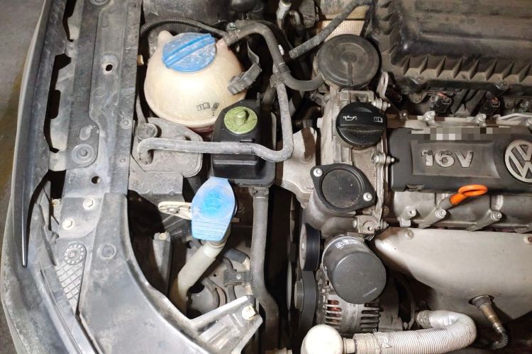 Used Volkswagen Bora 2013 1.6L Automatic Comfort Model Engine Bay Right