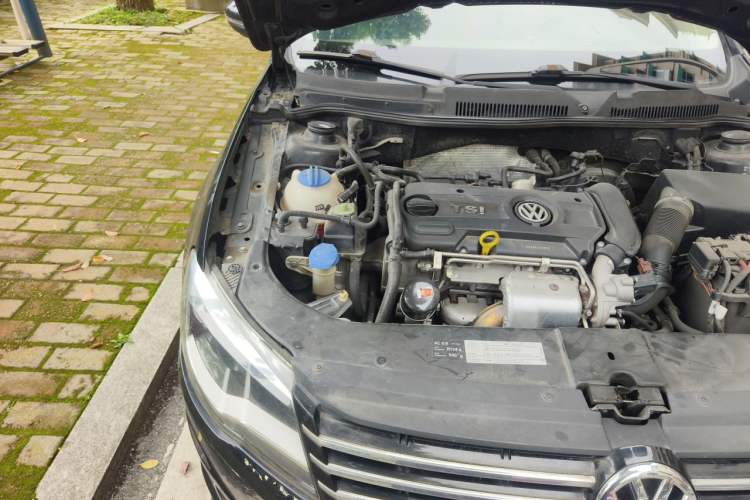 Used Volkswagen Bora 2013 1.4T Automatic Luxury Model Engine Bay Right