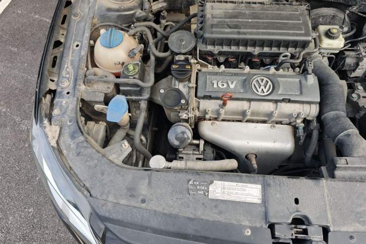 Used Volkswagen Bora 2013 1.6L Manual Comfort Model Engine Bay Right