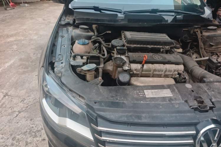 Used Volkswagen Bora 2013 1.6L Automatic Fashion Model Engine Bay Right