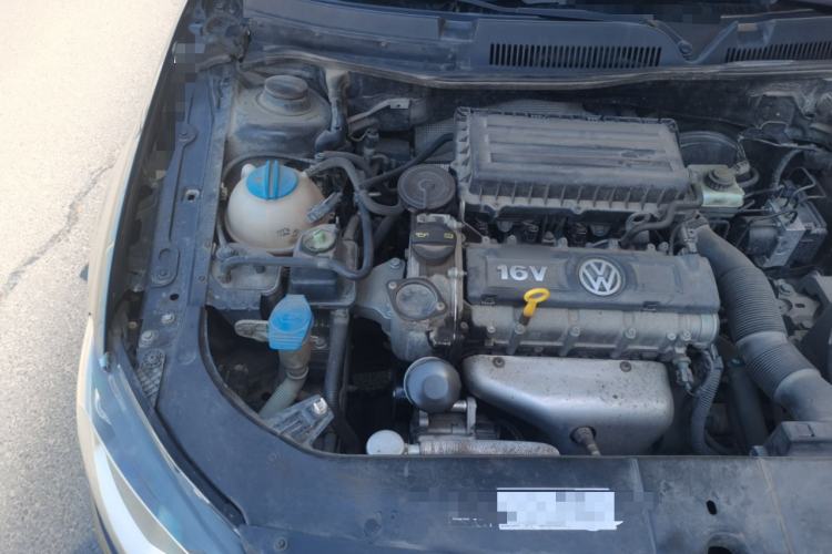 Used Volkswagen Bora 2013 1.6L Manual Fashion Edition Engine Bay Right