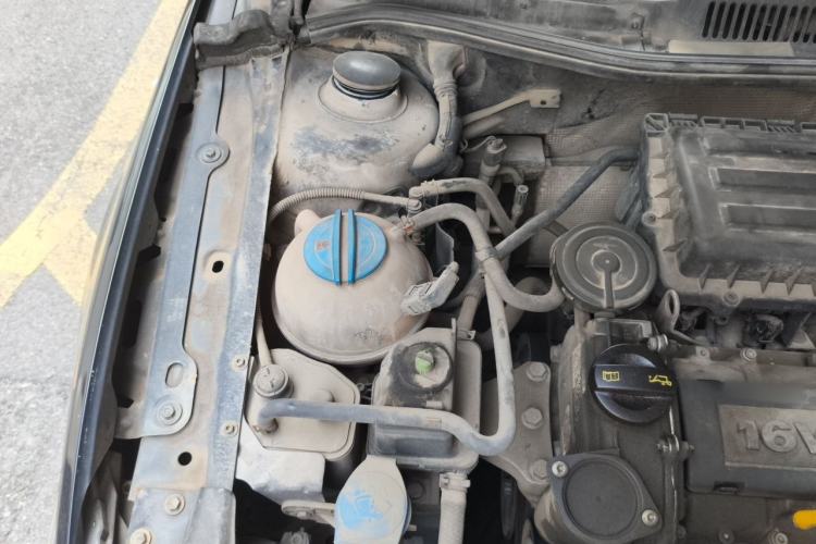 Used Volkswagen Bora 2013 1.6L Manual Comfort Model Engine Bay Right