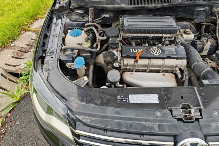 Used Volkswagen Bora 2013 1.6L Manual Comfort Model Engine Bay Right