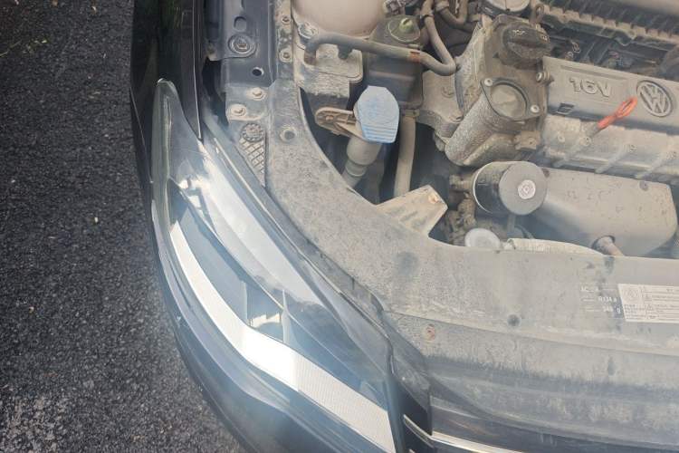 Used Volkswagen Bora 2013 1.6L Manual Fashion Edition Engine Bay Right