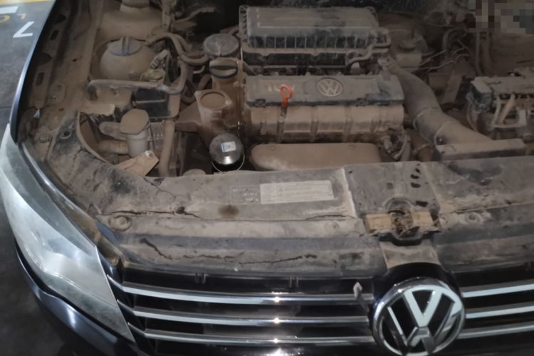 Used Volkswagen Bora 2013 1.6L Manual Comfort Model Engine Bay Right