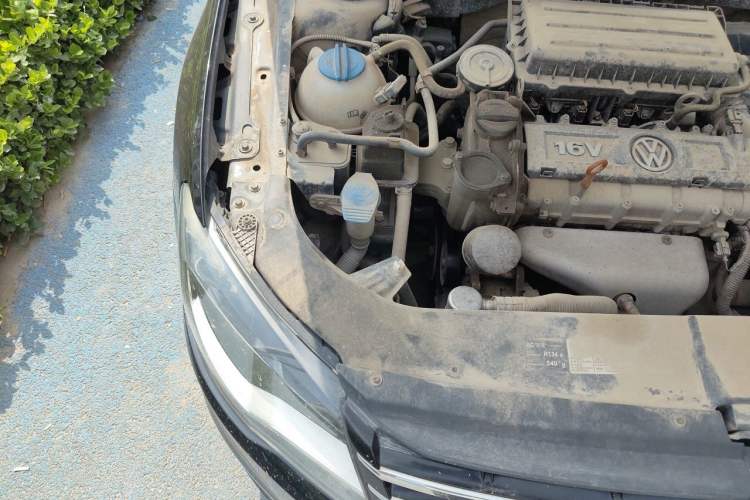 Used Volkswagen Bora 2013 1.6L Manual Comfort Model Engine Bay Right