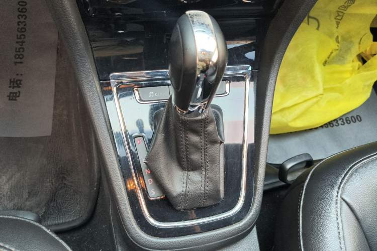 Used Volkswagen Bora 2013 1.6L Automatic Comfort Model Gear Lever