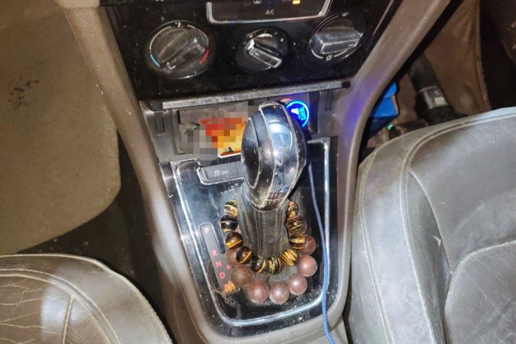 Used Volkswagen Bora 2013 1.6L Automatic Comfort Model Gear Lever