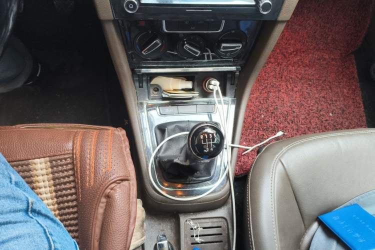 Used Volkswagen Bora 2013 1.6L Manual Comfort Model Gear Lever