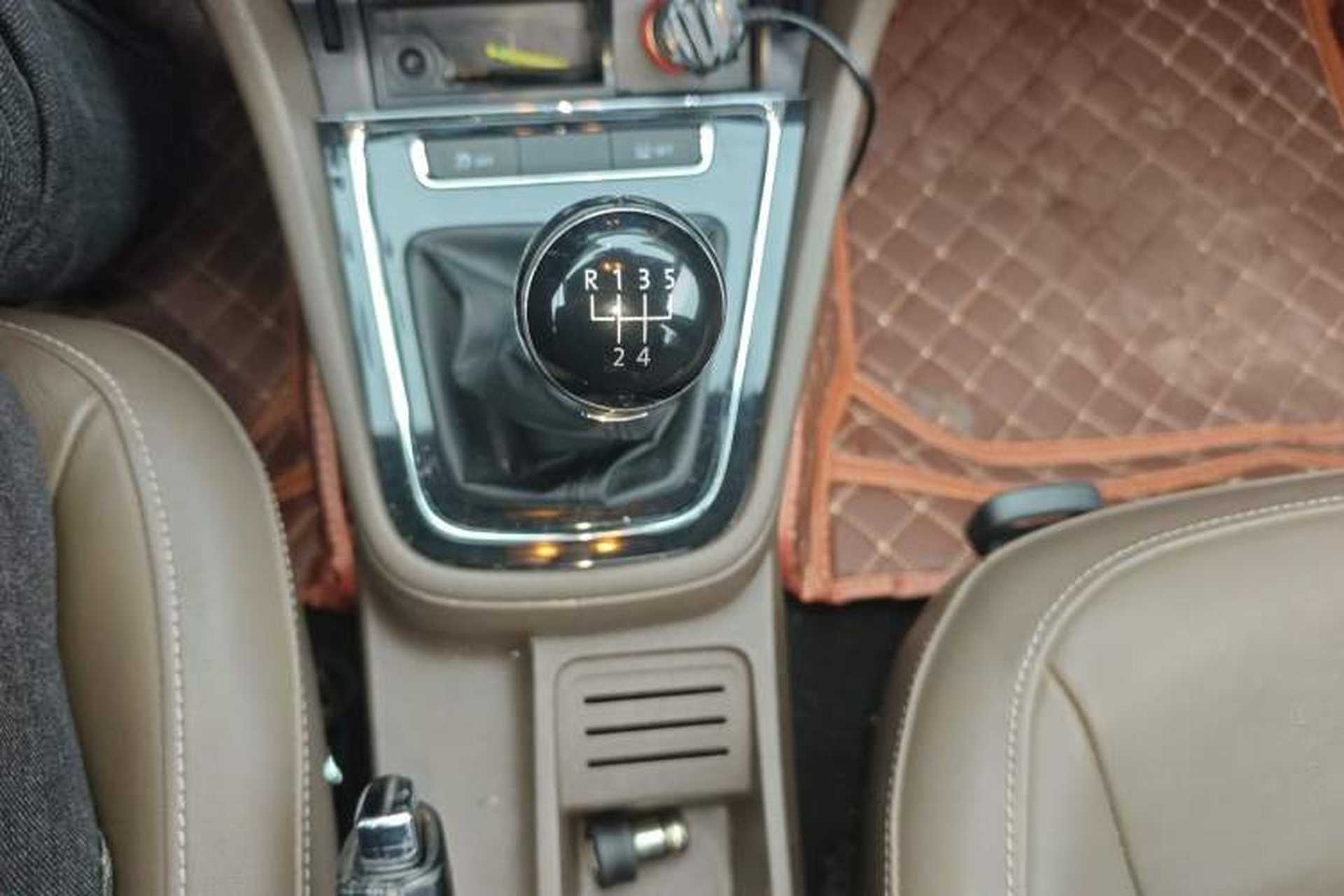 Used Volkswagen Bora 2013 1.6L Manual Comfort Model Gear Lever