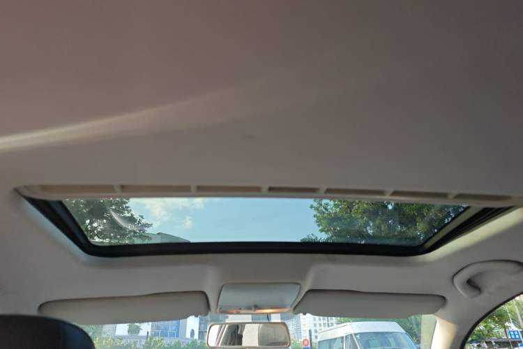 Used Volkswagen Bora 2013 1.6L Manual Comfort Model Headliner