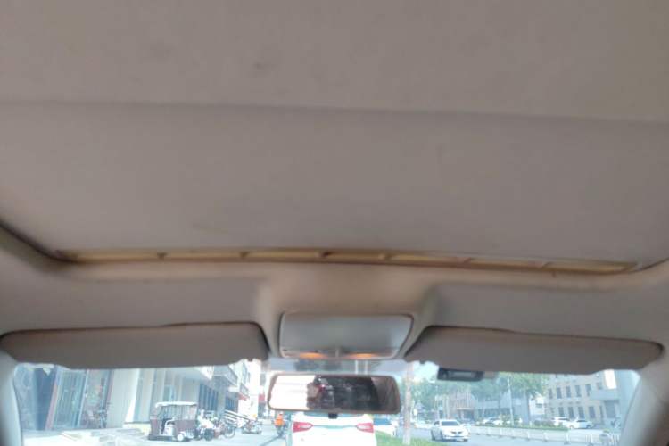 Used Volkswagen Bora 2013 1.6L Manual Comfort Model Headliner