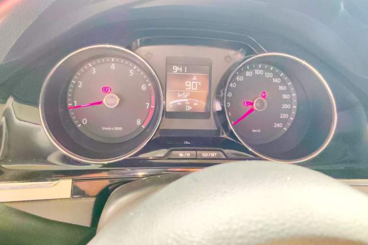 Used Volkswagen Bora 2013 1.6L Manual Comfort Model Instrument Cluster