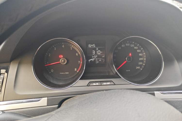 Used Volkswagen Bora 2013 1.6L Manual Fashion Edition Instrument Cluster