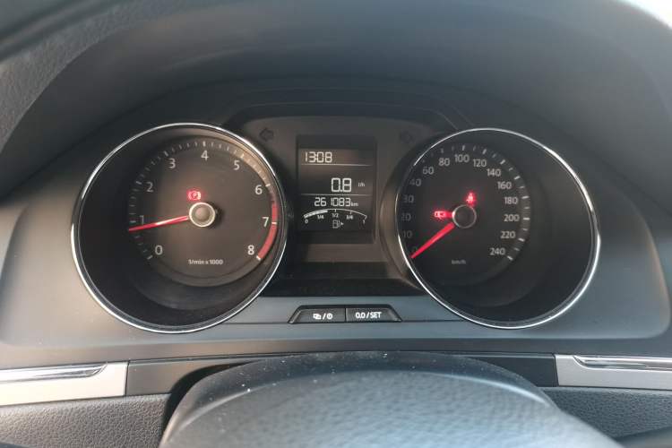 Used Volkswagen Bora 2013 1.6L Manual Fashion Edition Instrument Cluster