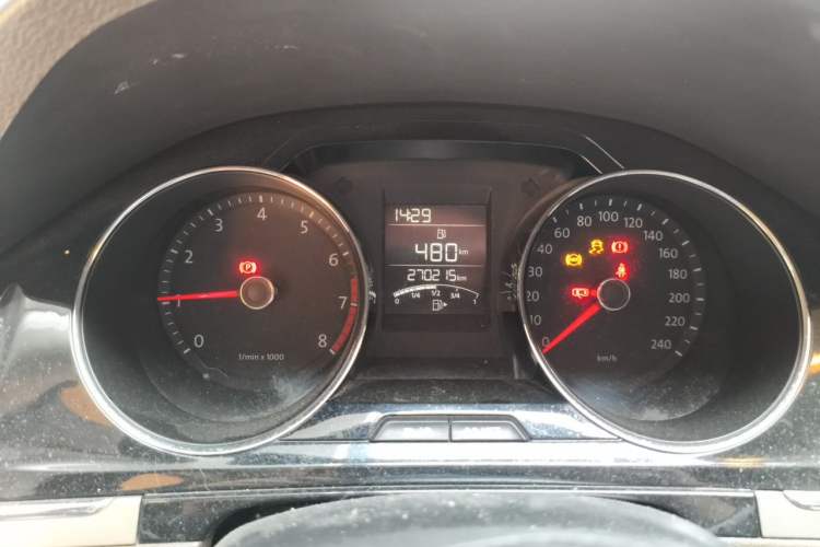 Used Volkswagen Bora 2013 1.6L Manual Comfort Model Instrument Cluster