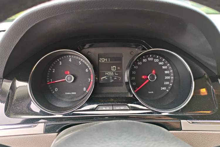 Used Volkswagen Bora 2013 1.6L Manual Comfort Model Instrument Cluster