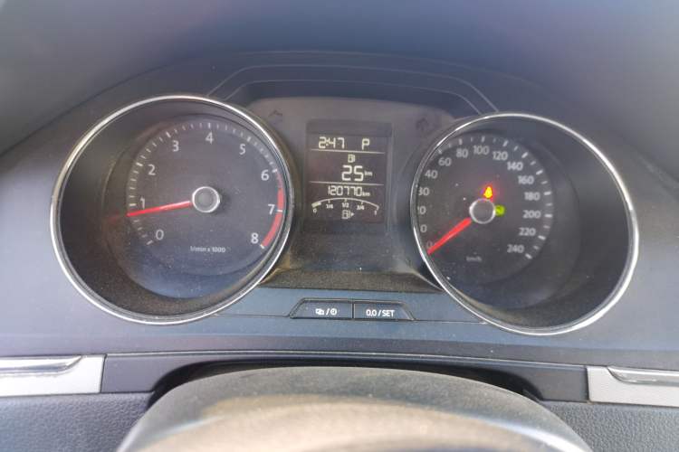 Used Volkswagen Bora 2013 1.6L Automatic Fashion Model Instrument Cluster