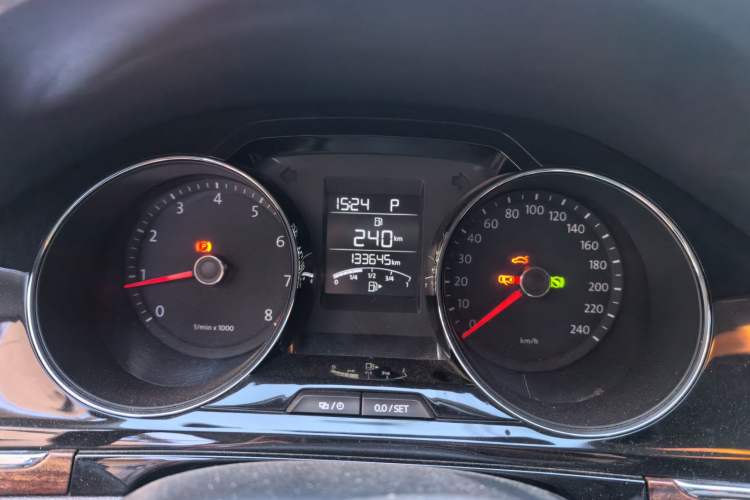 Used Volkswagen Bora 2013 1.6L Automatic Luxury Model Instrument Cluster