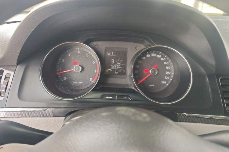 Used Volkswagen Bora 2013 1.6L Manual Fashion Edition Instrument Cluster