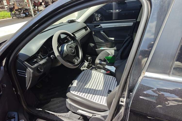 Used Volkswagen Bora 2013 1.6L Manual Comfort Model Left Front Seat
