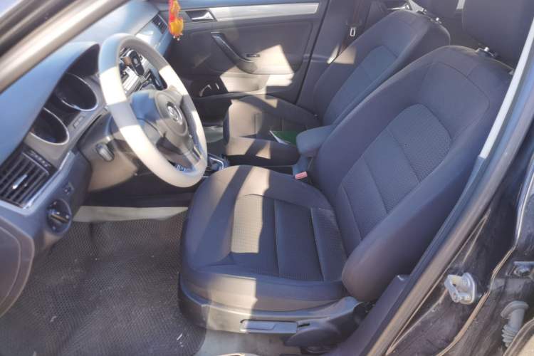 Used Volkswagen Bora 2013 1.6L Automatic Fashion Model Left Front Seat