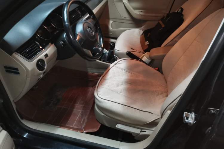 Used Volkswagen Bora 2013 1.6L Manual Comfort Model Left Front Seat