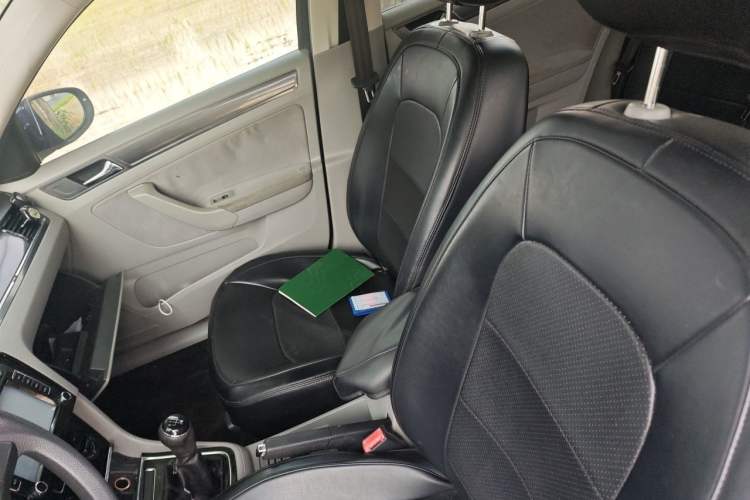 Used Volkswagen Bora 2013 1.6L Manual Fashion Edition Left Front Seat