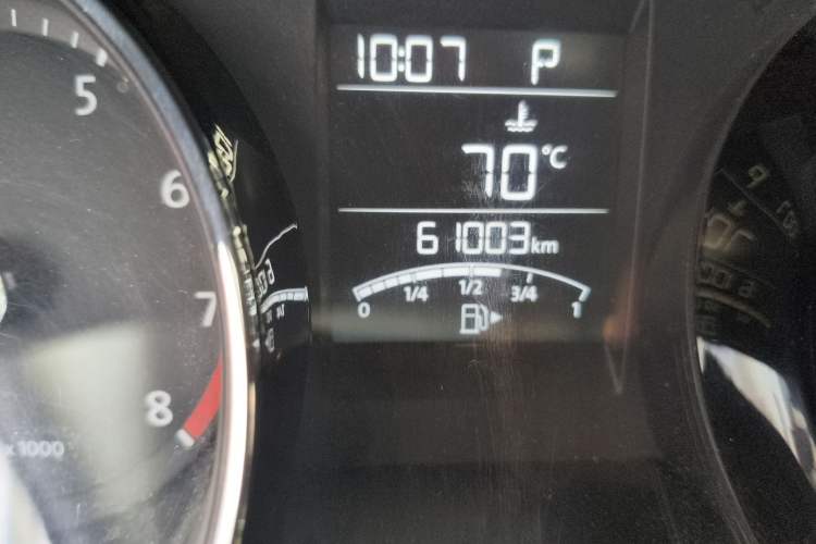 Used Volkswagen Bora 2013 1.6L Automatic Comfort Model Odometer Close Up