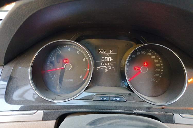 Used Volkswagen Bora 2013 1.6L Automatic Comfort Model Odometer Close Up