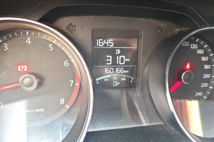 Used Volkswagen Bora 2013 1.6L Manual Fashion Edition Odometer Close Up