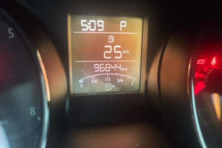 Used Volkswagen Bora 2013 1.6L Automatic Fashion Model Odometer Close Up
