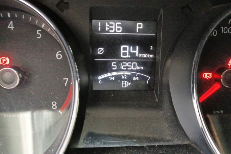 Used Volkswagen Bora 2013 1.6L Automatic Fashion Model Odometer Close Up