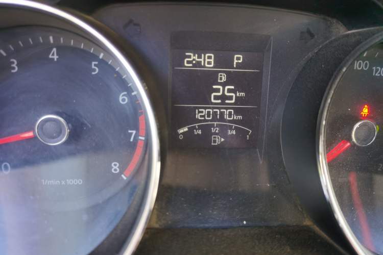 Used Volkswagen Bora 2013 1.6L Automatic Fashion Model Odometer Close Up