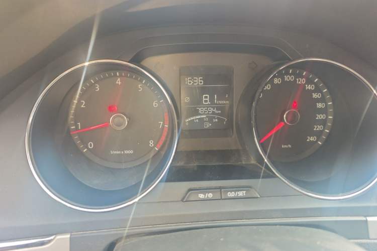 Used Volkswagen Bora 2013 1.6L Manual Fashion Edition Odometer Close Up