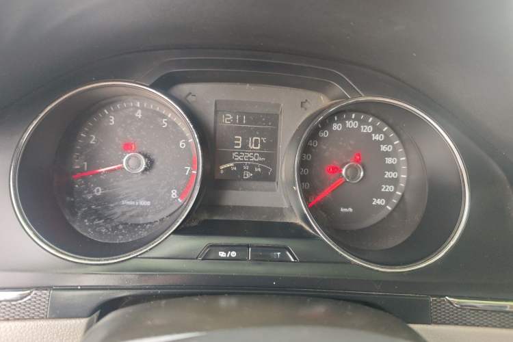 Used Volkswagen Bora 2013 1.6L Manual Fashion Edition Odometer Close Up