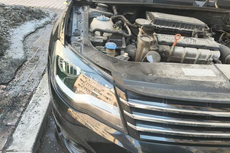 Used Volkswagen Bora 2013 1.6L Automatic Comfort Model Right Front Headlight