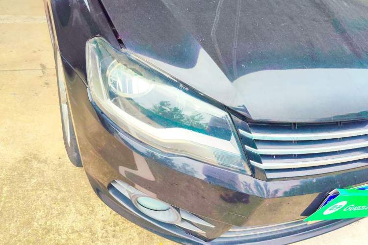Used Volkswagen Bora 2013 1.6L Manual Comfort Model Right Front Headlight