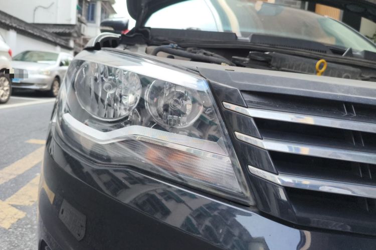 Used Volkswagen Bora 2013 1.6L Manual Comfort Model Right Front Headlight