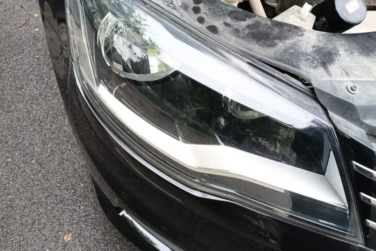 Used Volkswagen Bora 2013 1.6L Automatic Fashion Model Right Front Headlight