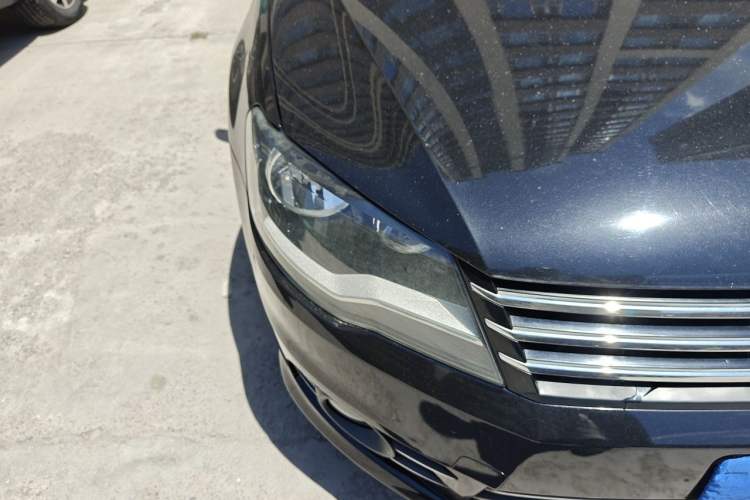 Used Volkswagen Bora 2013 1.6L Manual Comfort Model Right Front Headlight