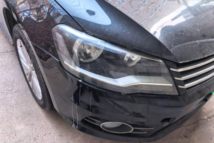 Used Volkswagen Bora 2013 1.6L Automatic Luxury Model Right Front Headlight