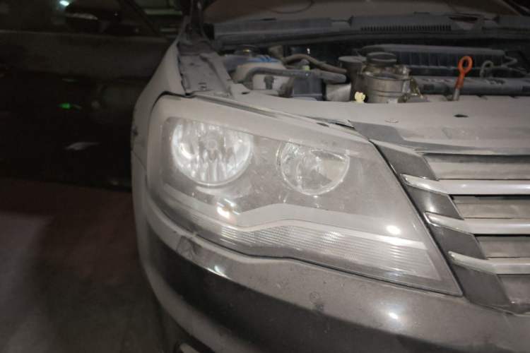 Used Volkswagen Bora 2013 1.6L Automatic Comfort Model Right Front Headlight