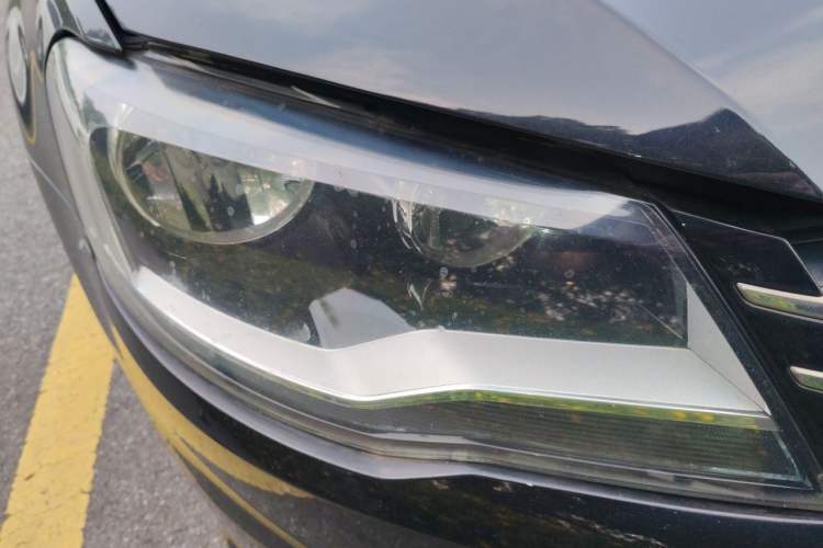Used Volkswagen Bora 2013 1.6L Manual Comfort Model Right Front Headlight