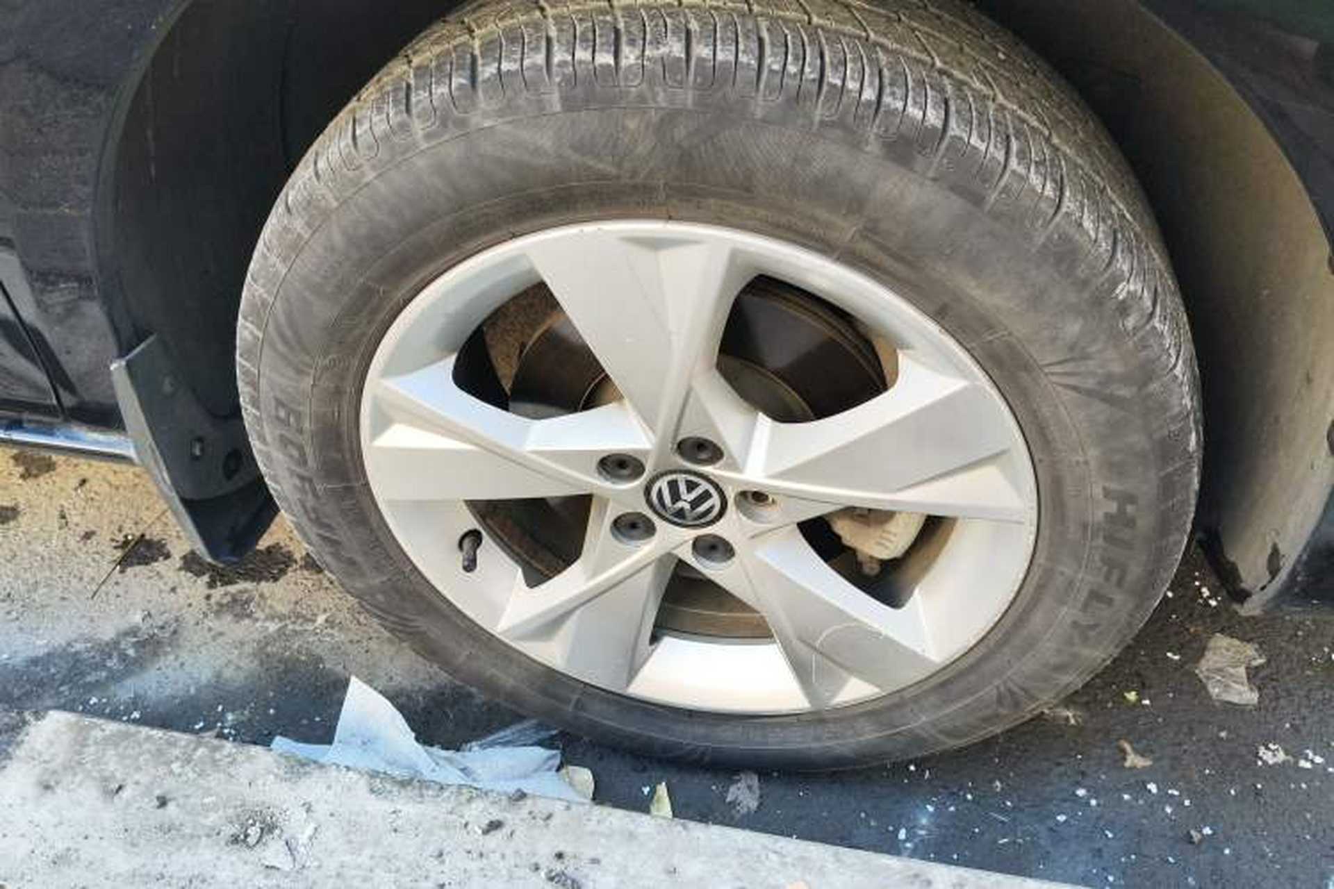 Used Volkswagen Bora 2013 1.6L Automatic Comfort Model Right Front Wheel Hub