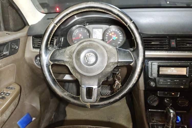 Used Volkswagen Bora 2013 1.6L Automatic Comfort Model Steering Wheel