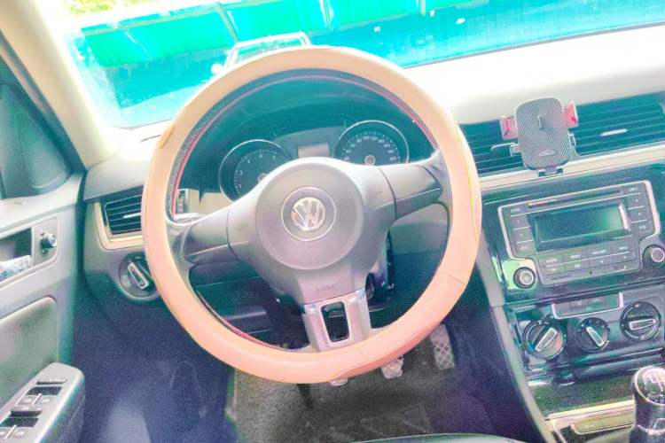 Used Volkswagen Bora 2013 1.6L Manual Comfort Model Steering Wheel